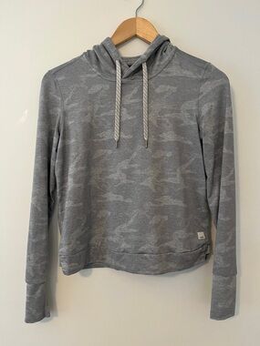 Vuori Halo Essential Hoodie in Camo